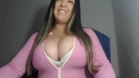 Snapshot of natasha9_ chatting on 10/25/25, 02:52 NATTY online show from 10/25/25, 02:52