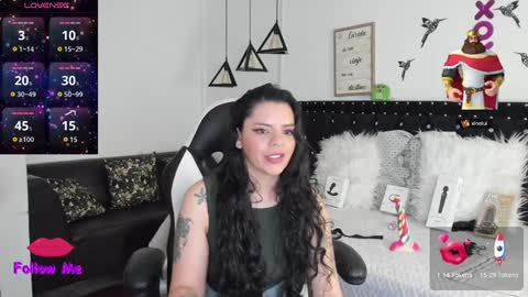 Snapshot of natasha__logan chatting on 12/15/24, 11:23 Natasha online show from 12/15/24, 11:23