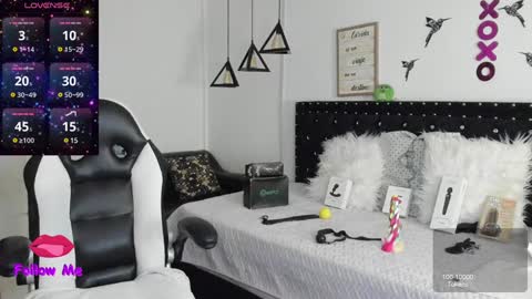 Snapshot of natasha__logan chatting on 12/16/24, 04:02 Natasha online show from 12/16/24, 04:02