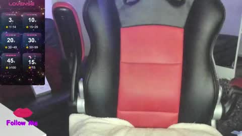 Snapshot of natasha__logan chatting on 10/07/25, 06:32 Natasha online show from 10/07/25, 06:32