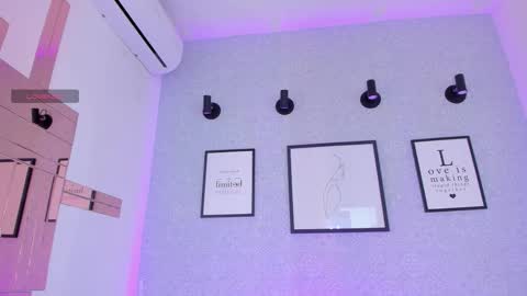  Natasha  online show from 11/21/25, 11:53