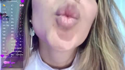 Snapshot of natasha_peach_ chatting on 01/16/25, 01:37 Natasha online show from 01/16/25, 01:37