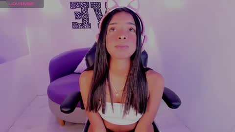 Snapshot of natasha_smith_ws chatting on 01/28/25, 03:35 Natasha  online show from 01/28/25, 03:35