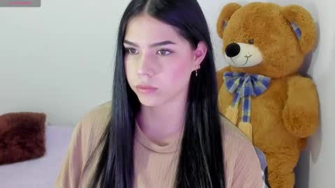 Snapshot of natasha_su chatting on 12/12/24, 05:37 Natalia online show from 12/12/24, 05:37