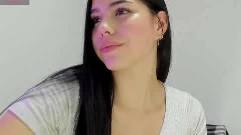 Snapshot of natasha_su chatting on 01/04/25, 12:16 Natalia online show from 01/04/25, 12:16