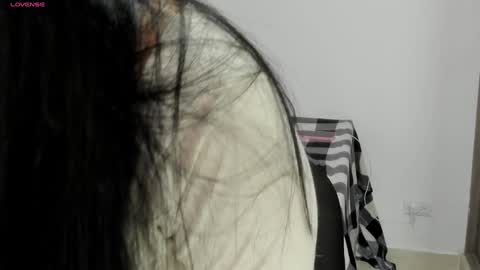 Snapshot of natasha_su chatting on 01/05/25, 04:06 Natalia online show from 01/05/25, 04:06