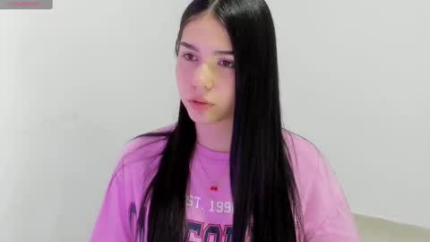 Snapshot of natasha_su chatting on 02/12/25, 02:14 Natalia online show from 02/12/25, 02:14