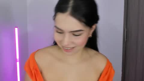 Snapshot of natasha_su chatting on 11/13/25, 07:46 Natalia online show from 11/13/25, 07:46