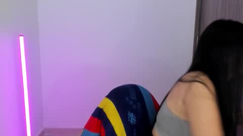 Snapshot of natasha_su chatting on 11/19/25, 08:53 Natalia online show from 11/19/25, 08:53