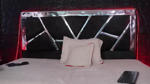 Natasha Vesper  online show from 11/04/25, 12:15