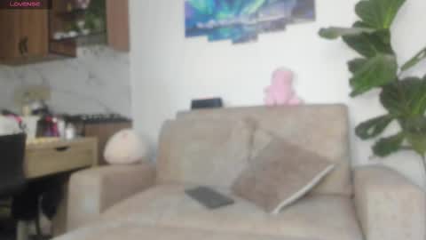 Snapshot of natasna1 chatting on 10/14/25, 02:45 Natasha Independent model online show from 10/14/25, 02:45