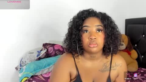 Snapshot of natassha_brown chatting on 12/31/24, 12:04 Natassha online show from 12/31/24, 12:04