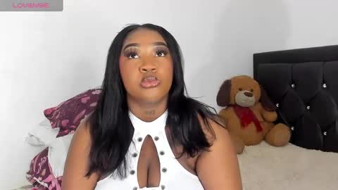 Snapshot of natassha_brown chatting on 02/08/25, 01:00 Natassha online show from 02/08/25, 01:00
