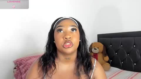 Snapshot of natassha_brown chatting on 02/24/25, 11:52 Natassha online show from 02/24/25, 11:52