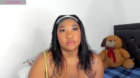 Snapshot of natassha_brown chatting on 03/05/25, 12:05 Natassha online show from 03/05/25, 12:05