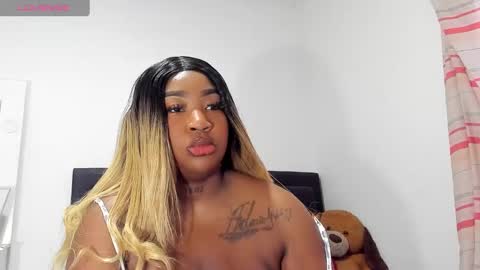 Snapshot of natassha_brown chatting on 03/11/25, 11:23 Natassha online show from 03/11/25, 11:23