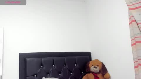 Snapshot of natassha_brown chatting on 03/12/25, 12:10 Natassha online show from 03/12/25, 12:10