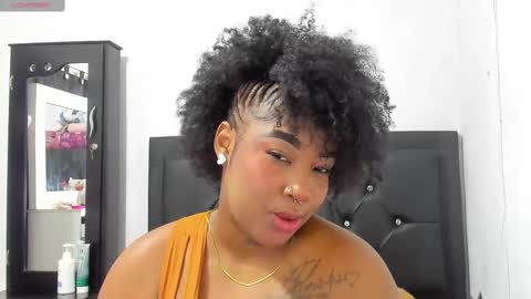 Snapshot of natassha_brown chatting on 10/19/25, 01:28 Natassha online show from 10/19/25, 01:28