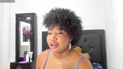 Snapshot of natassha_brown chatting on 10/23/25, 11:57 Natassha online show from 10/23/25, 11:57