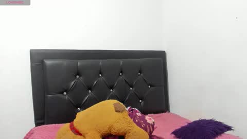 Snapshot of natassha_brown chatting on 11/28/25, 01:41 Natassha online show from 11/28/25, 01:41