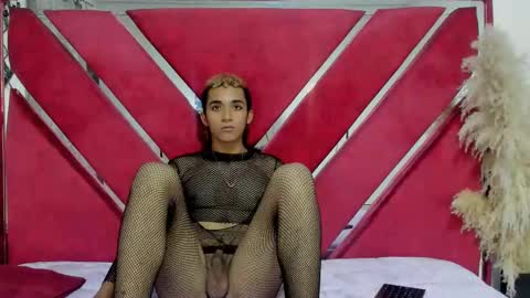 Snapshot of nate_desire chatting on 11/18/25, 02:06 Nate Desire new 18 Latina Bigcock Cum online show from 11/18/25, 02:06