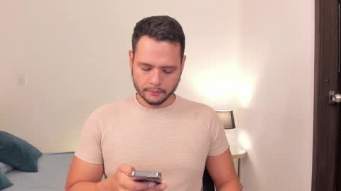 Snapshot of nate_ocean chatting on 12/15/24, 02:27 Nate Ocean online show from 12/15/24, 02:27