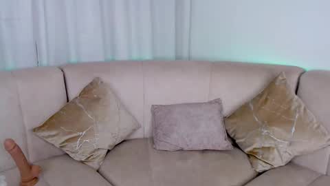 Snapshot of nathaliasmith chatting on 03/08/25, 05:28 Nathalia online show from 03/08/25, 05:28