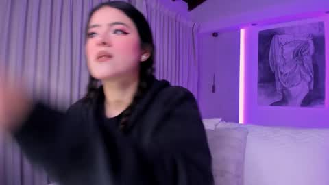 NATHALIE online show from 11/21/25, 11:09