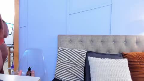 Snapshot of nathalie_rossel chatting on 10/24/25, 07:43 nathalie rossel online show from 10/24/25, 07:43