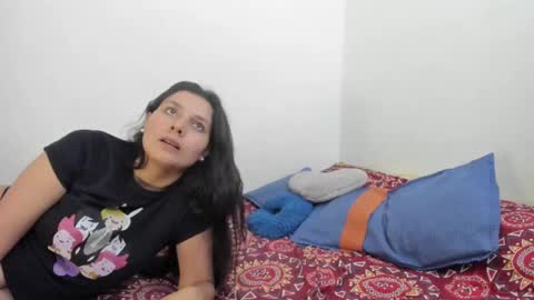 Snapshot of nathaly_love96 chatting on 03/11/25, 11:37 Nathaly online show from 03/11/25, 11:37