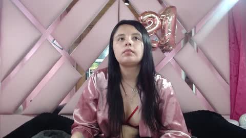 Snapshot of nathaly_low chatting on 01/18/25, 06:03 nathaly low online show from 01/18/25, 06:03