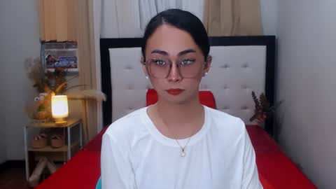 Snapshot of nathalyastone chatting on 12/18/24, 12:29 SWEET NATHALYA online show from 12/18/24, 12:29