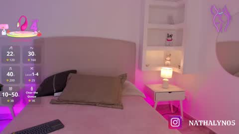 NATHALY  online show from 09/22/25, 10:39