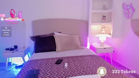 NATHALY  online show from 10/01/25, 10:43