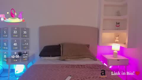 NATHALY  online show from 10/02/25, 10:44