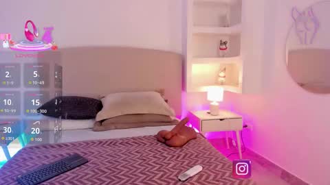 NATHALY  online show from 10/04/25, 10:46