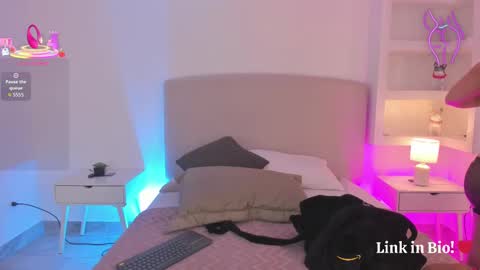 NATHALY  online show from 10/07/25, 10:45