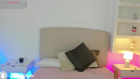 NATHALY  online show from 11/04/25, 10:36