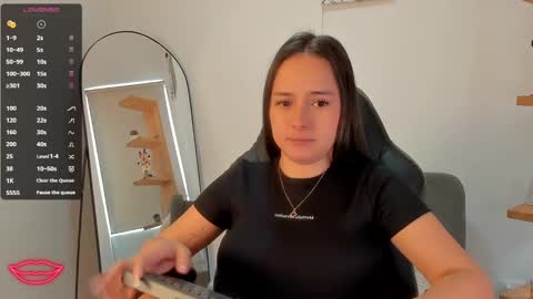 Snapshot of nathalyxx_ chatting on 12/23/24, 02:07 nathalyxx_ online show from 12/23/24, 02:07