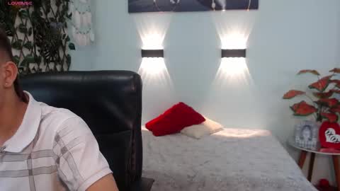 Snapshot of nathanclay chatting on 09/09/25, 12:37 nathanclay online show from 09/09/25, 12:37