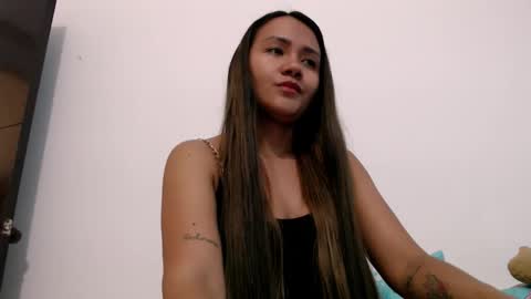 Snapshot of nathy_02 chatting on 10/19/25, 05:57 nathy online show from 10/19/25, 05:57