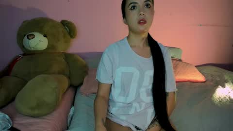 Snapshot of nathy_8 chatting on 02/20/25, 03:56 Nathalia online show from 02/20/25, 03:56
