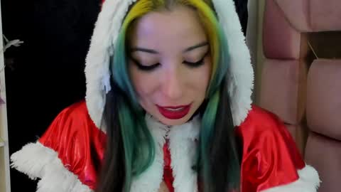 Snapshot of natsuki_09 chatting on 12/27/24, 04:04 Nat online show from 12/27/24, 04:04