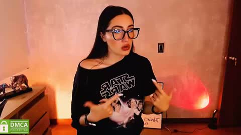 Snapshot of natval_ chatting on 12/12/24, 11:07 Natalia Valeria online show from 12/12/24, 11:07