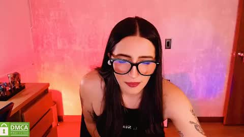 Snapshot of natval_ chatting on 12/19/24, 10:56 Natalia Valeria online show from 12/19/24, 10:56