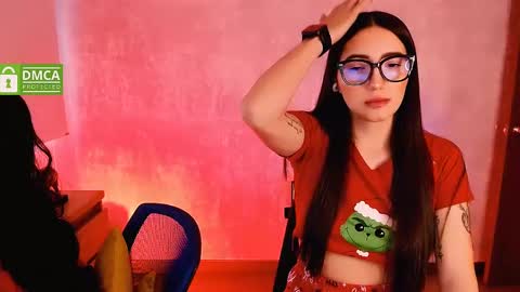 Snapshot of natval_ chatting on 12/22/24, 11:22 Natalia Valeria online show from 12/22/24, 11:22