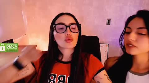 Snapshot of natval_ chatting on 01/22/25, 05:06 Natalia Valeria online show from 01/22/25, 05:06