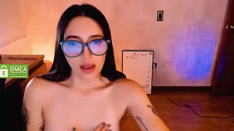 Snapshot of natval_ chatting on 02/11/25, 11:01 Natalia Valeria online show from 02/11/25, 11:01