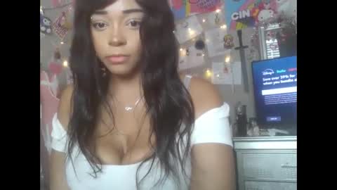 Snapshot of natxurall chatting on 09/21/25, 05:47 Amara rose online show from 09/21/25, 05:47