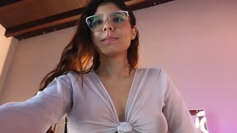 Snapshot of naty_saenz3 chatting on 12/23/24, 01:03 Naty Saenz online show from 12/23/24, 01:03